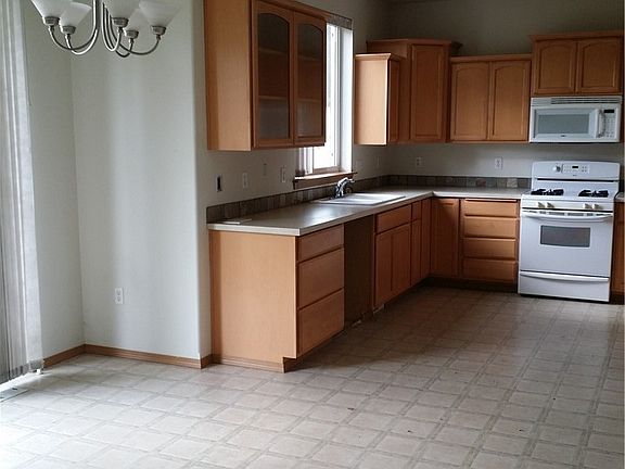 2nd image of 15343 Chuckawa Ln SE