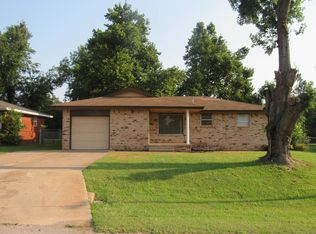 616 W Tyrone Ave, Waukomis, OK 73773