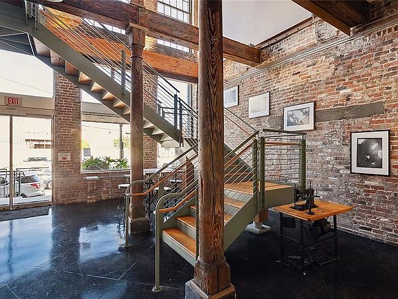 4th image of 920 Poeyfarre St APT 174