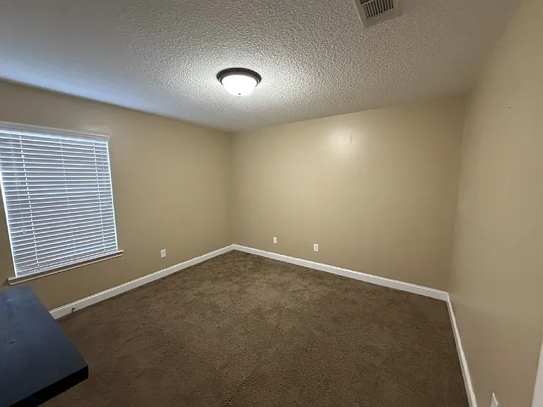 664 Piedmont Ave — Photo 10