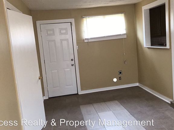 3rd image of 1141 Woodbury St