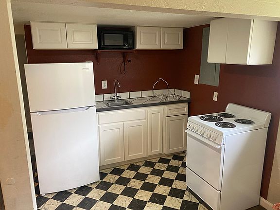 5th image of 1226 S Cloverdale St #B