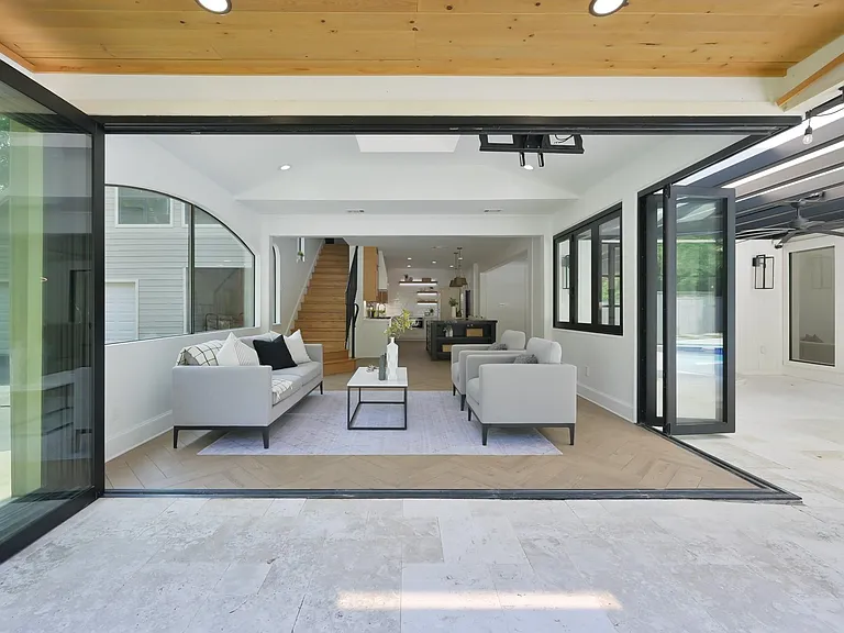 35 Fernglen Dr — Photo 17