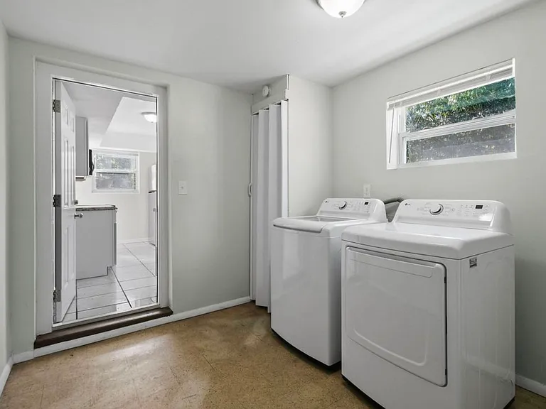 836 Evergreen Dr — Photo 15