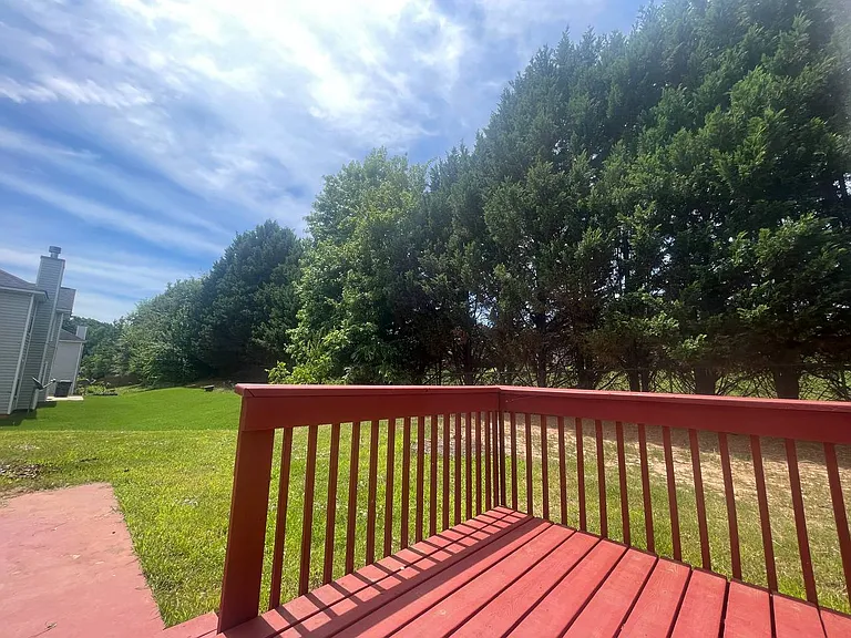 520 Lakeridge Ct — Photo 9
