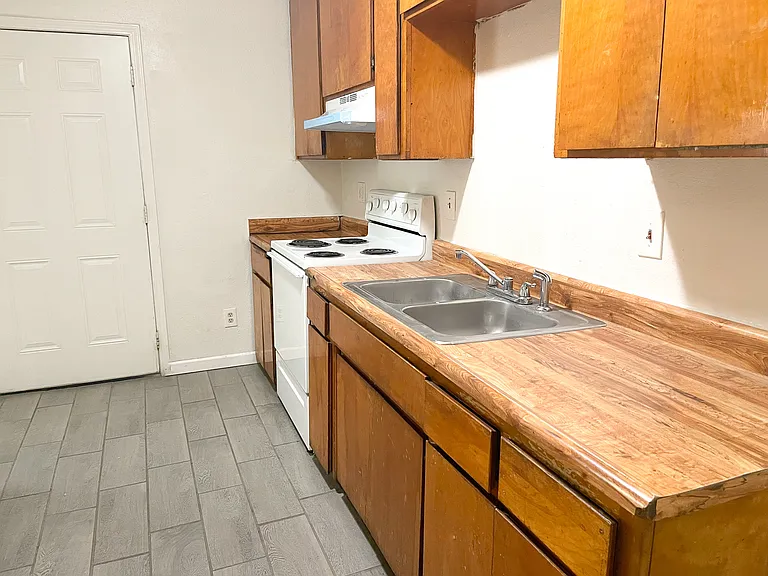 30621 Ivy Rd #C — Photo 3