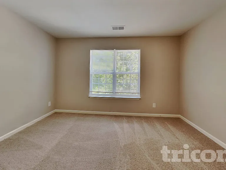 1559 Weatherend Dr — Photo 6