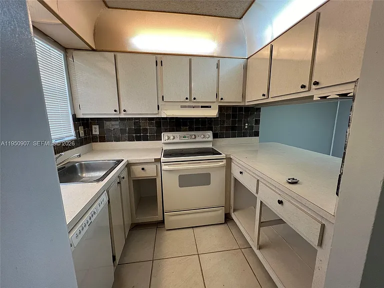 809 NE 214th Ln #2 — Photo 3