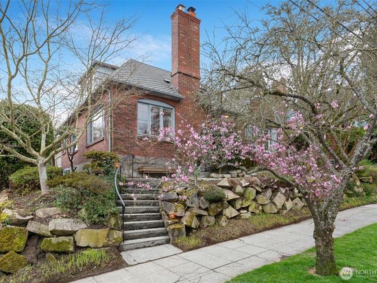 1820 Nob Hill Avenue N, Seattle, WA 98109