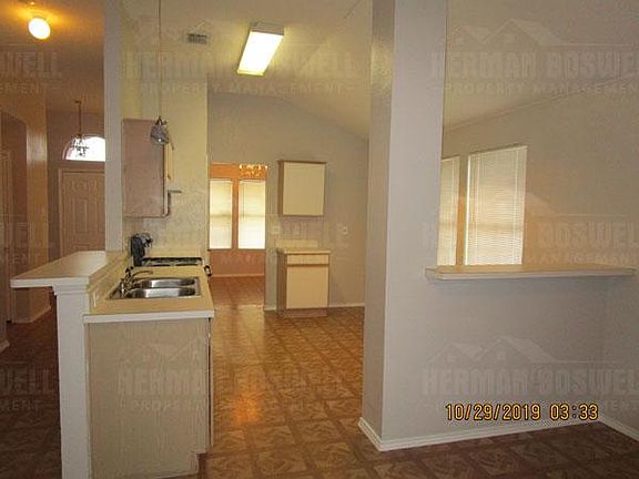 4th image of 801 Newington Ln