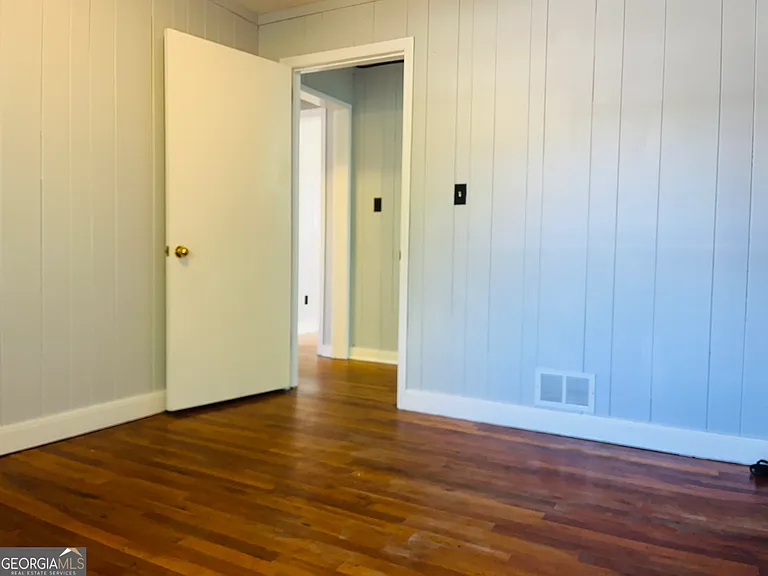 406 E Main St — Photo 15