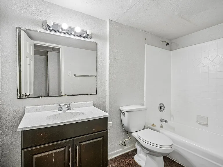 University Lofts — Photo 9