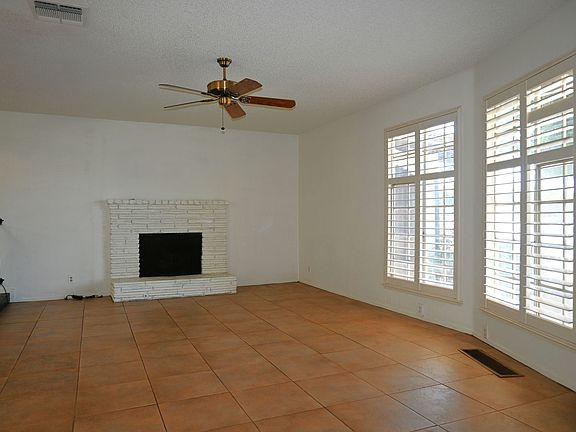 4th image of 5941 S Land Park Dr