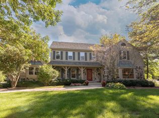 2633 W Norway Dr, Mequon, WI 53092