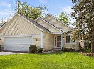 303 Bell Dr, Cary, IL 60013