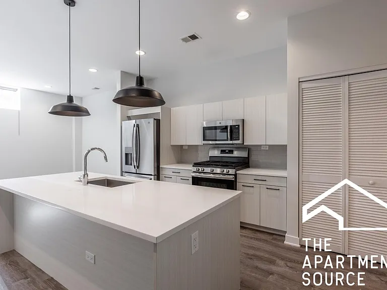 2247 W Lawrence Ave #G2 — Photo 17