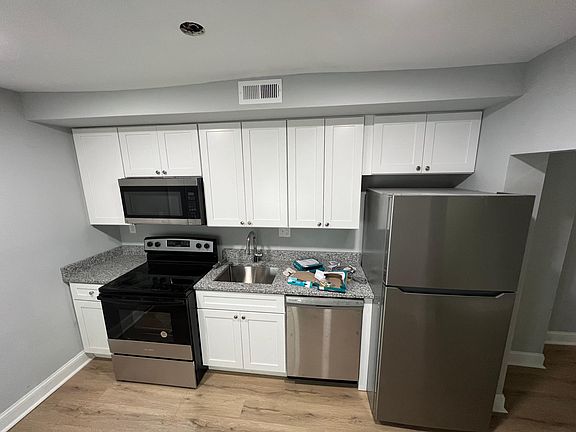 5th image of 405 Annabel Ave