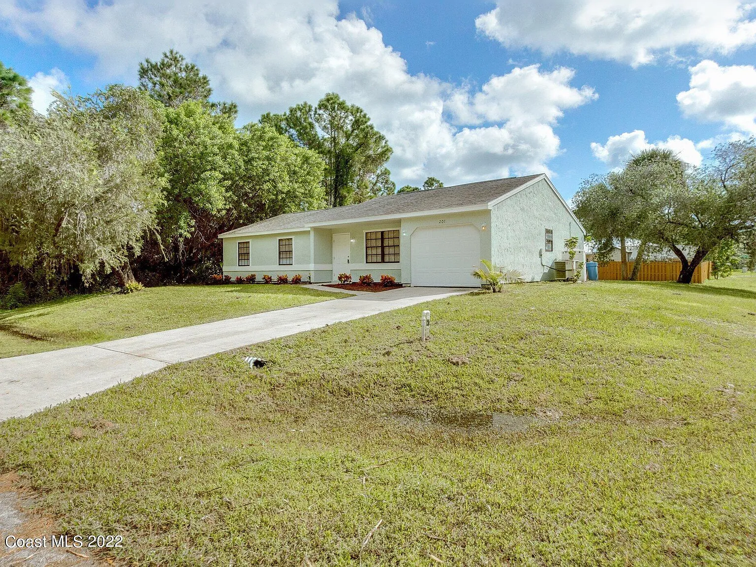 3 bed, 2.0 bath, 1314 sqft, $1,850 — Photo 3