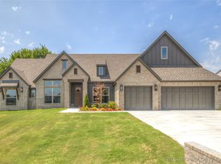 1820 E 44th St S, Sand Springs, OK 74063