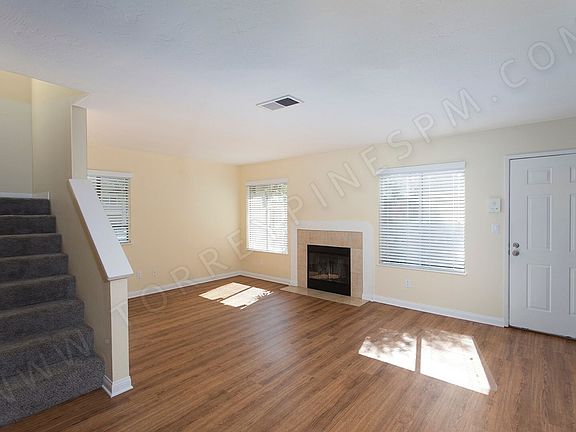 2nd image of 1852 Diamond St APT 4