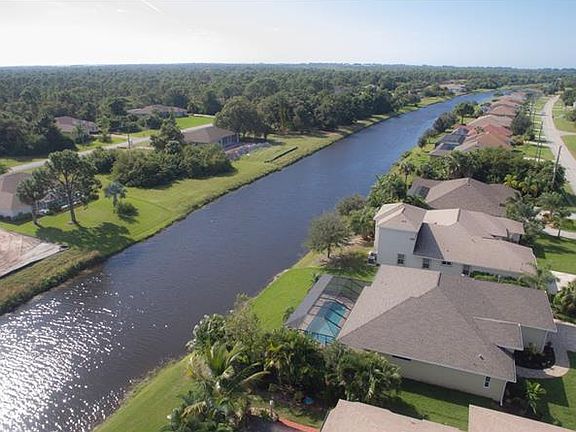 3rd image of 1049 Rotonda Cir