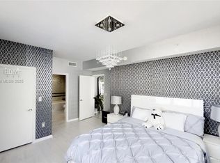 253 NE 2nd St APT 1602, Miami, FL 33132