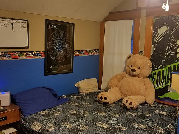 2nd bedroom 