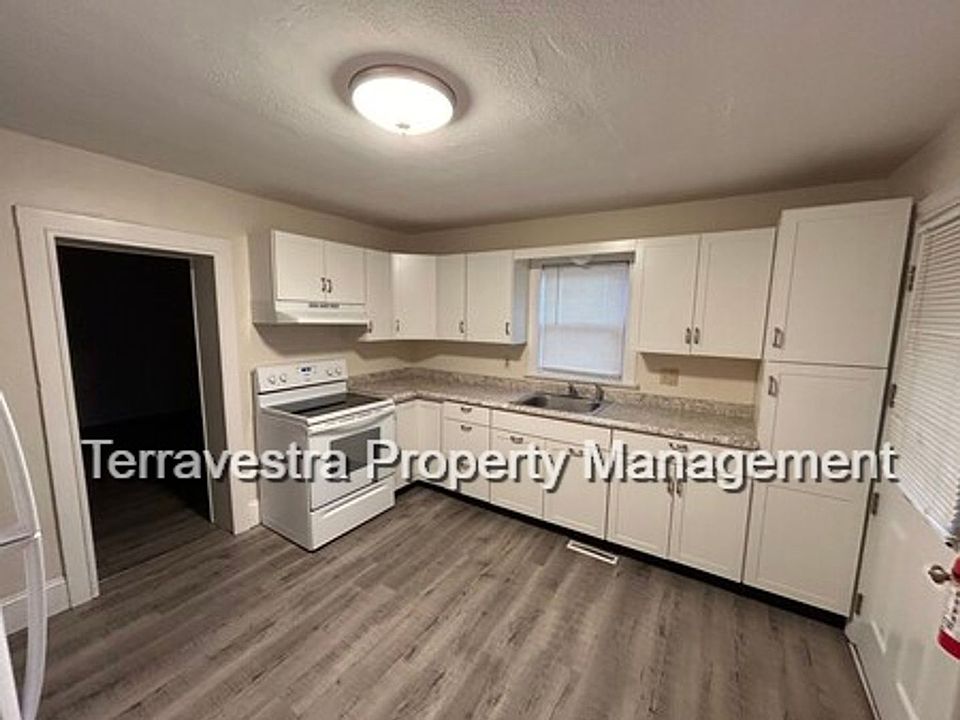 1st image of 407 S Boulevard Ext