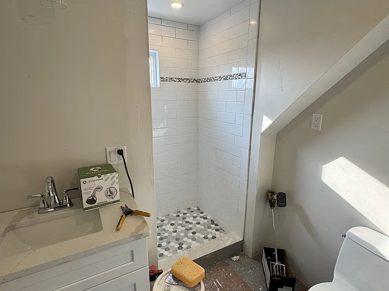 47 Curtis Ave — Photo 7