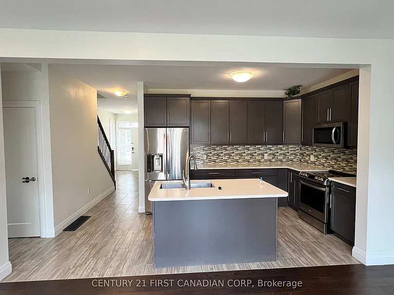 1660 Valhalla St — Photo 10