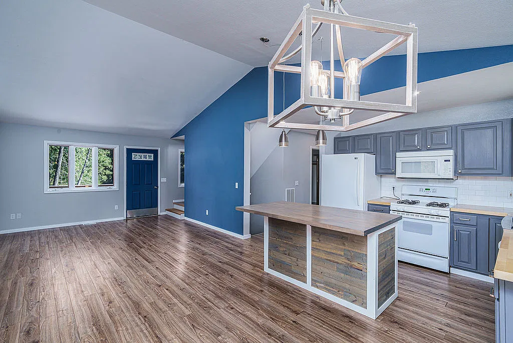 3 bed, 2170 sqft, $3,500 — Photo 1