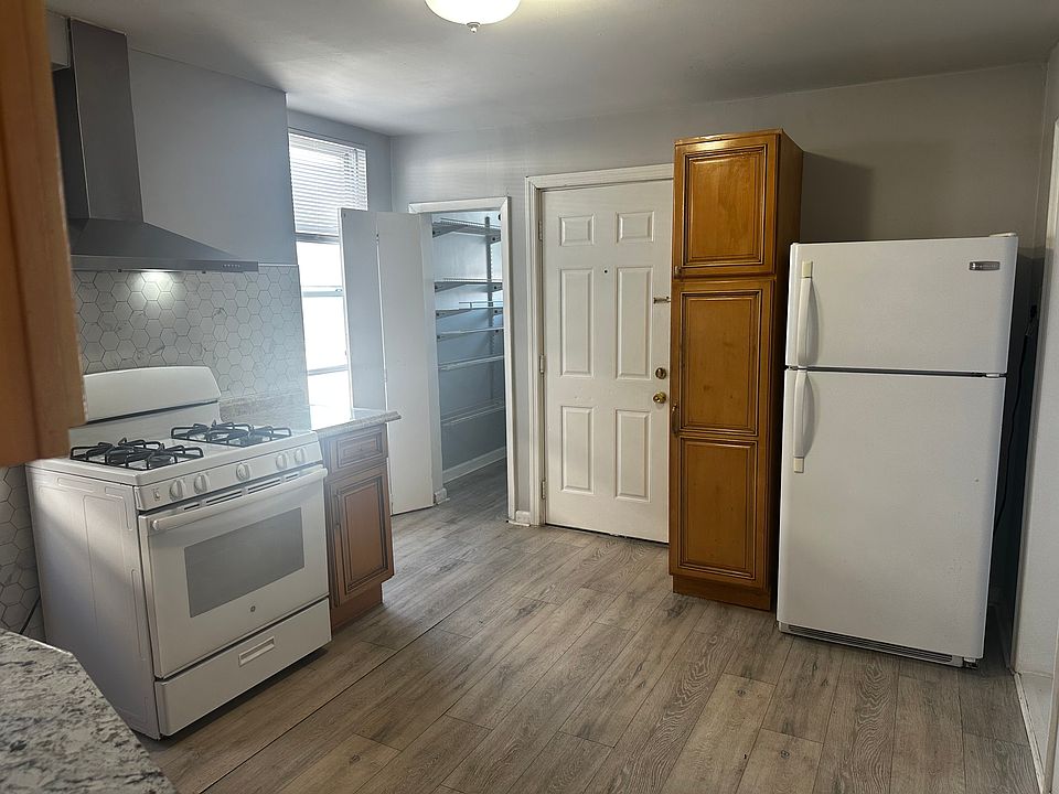 1st image of 325 Woodside Ave Floor 2