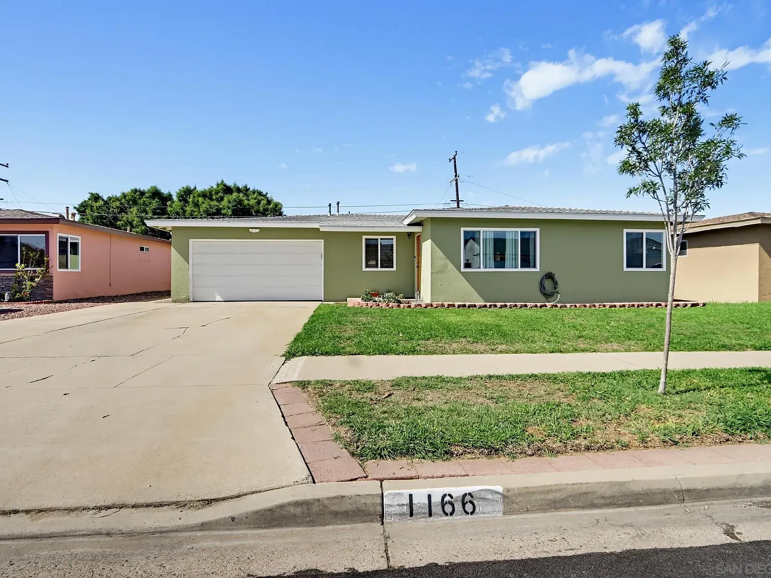 3 bed, 2.0 bath, 1750 sqft, $4,000 — Photo 4