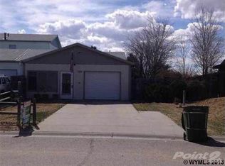 1231 Sweetwater Rd, Douglas, WY 82633