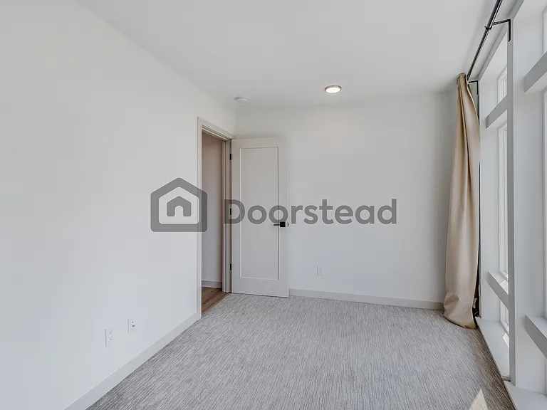 722 N 36th St — Photo 10