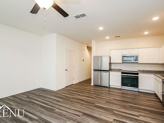 5th image of 3094 Calcutta St