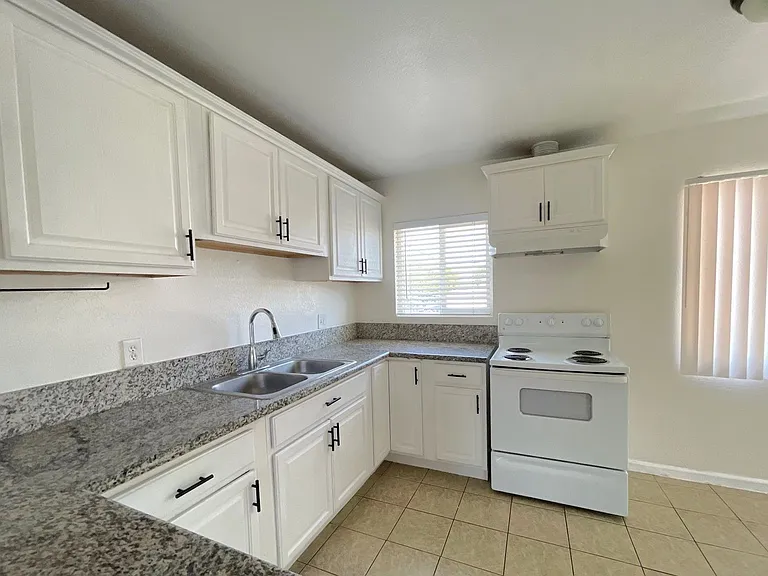 Pueblo Bonito Apartments — Photo 32