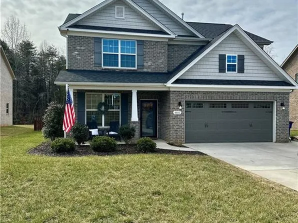 4605 Olivine Ln, Pfafftown, NC 27040