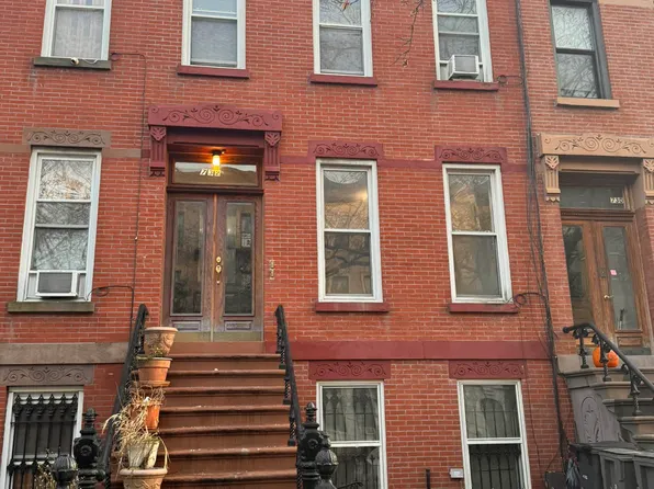 732 Hancock Street image 1 of 8