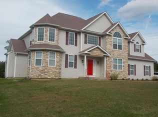 26 Monticello Dr, Shoreham, NY 11786