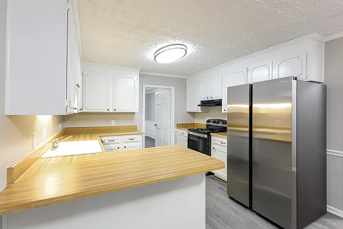 200 E Shefford St — Photo 7