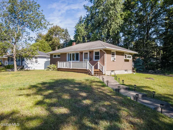 38 Loralee Drive, Colonie, NY 12205