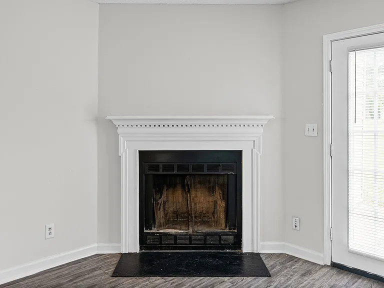 105 Greenland Ct — Photo 7
