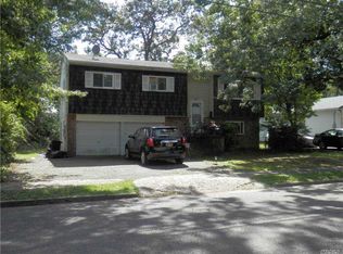 270 State Ave, Wyandanch, NY 11798