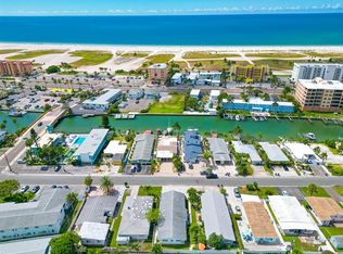 11295 1st St E, Treasure Island, FL 33706