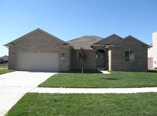 32871 Greenwood Dr, Chesterfield, MI 48047