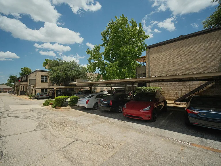 10401 High Hollows Dr #201 — Photo 35