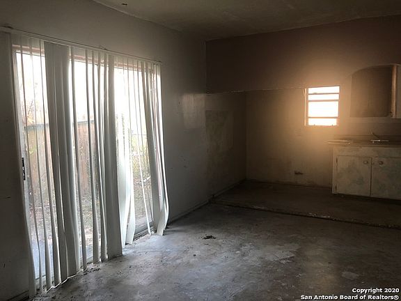 3rd image of 7403 Bronco Ln