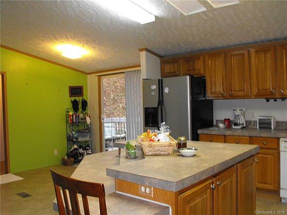 4th image of 85 Peggy Sue Ln