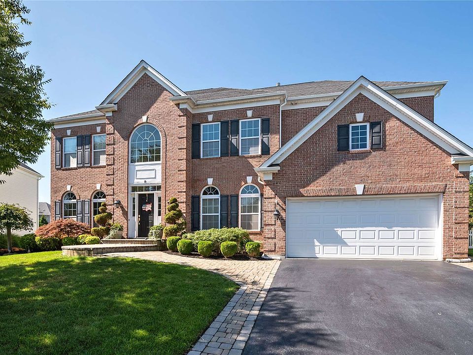 1st image of 13 Parklands Ct